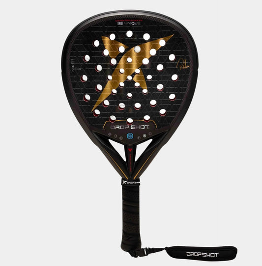 Pala de pádel Drop Sot Pro Attack 2.0 de carbono 24K con forma de diamante.
